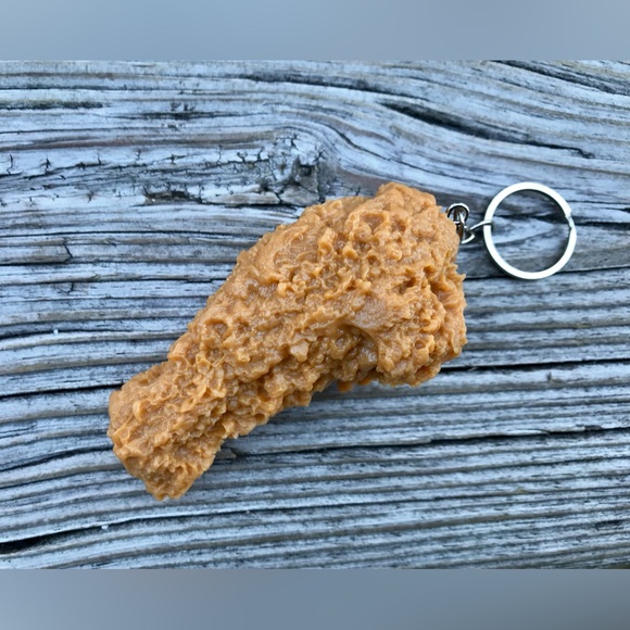 2/$10 Funny Whimsical Novelty Chicken Leg Wing Size Fried Chicken Keychain - Picture 4 of 6